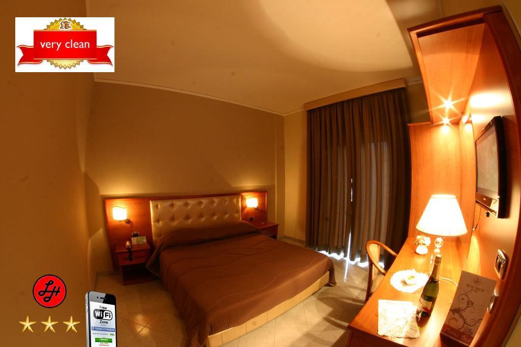Hotel Luxor Casoria Bagian luar foto