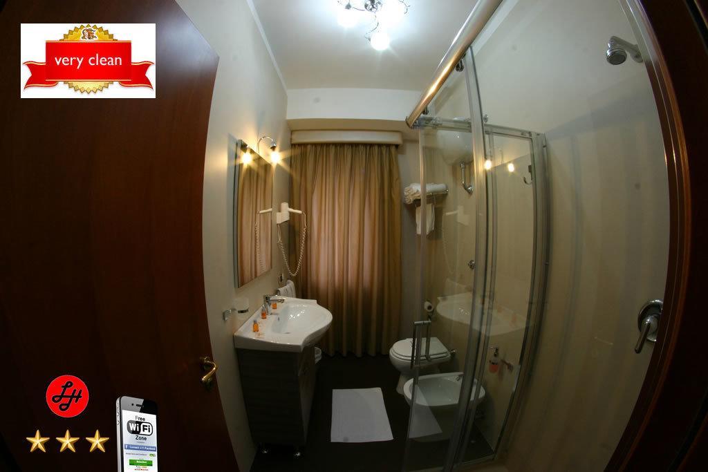 Hotel Luxor Casoria Bagian luar foto