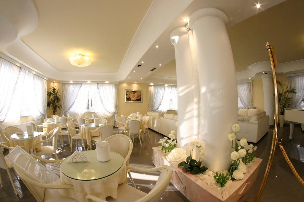 Hotel Luxor Casoria Bagian luar foto