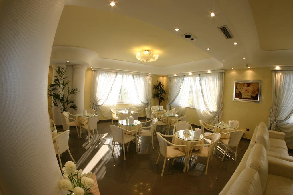 Hotel Luxor Casoria Bagian luar foto