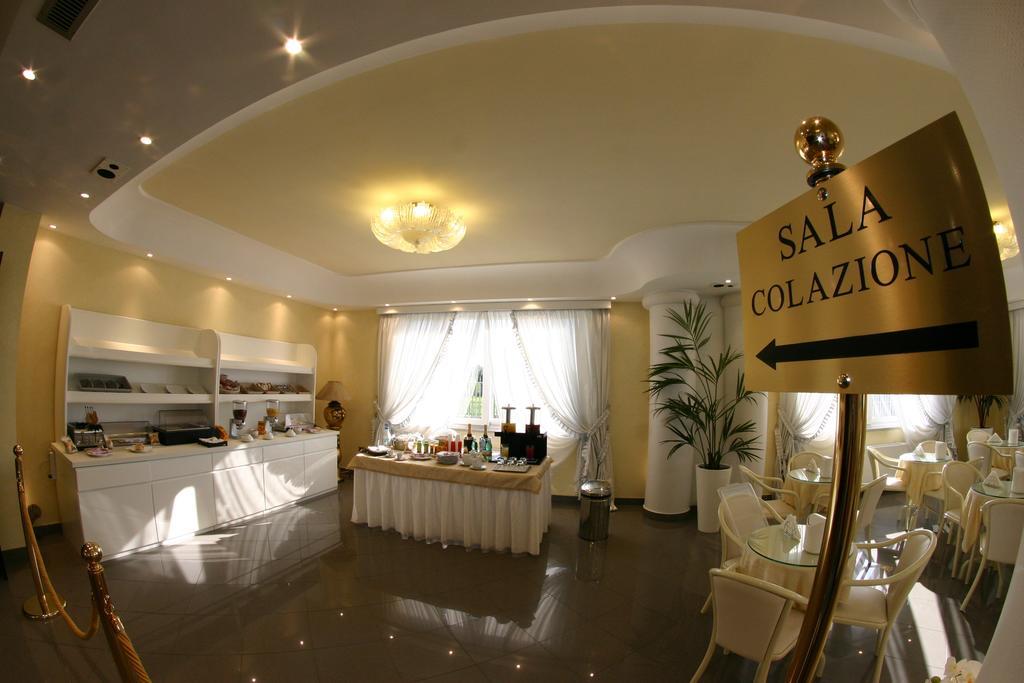 Hotel Luxor Casoria Bagian luar foto