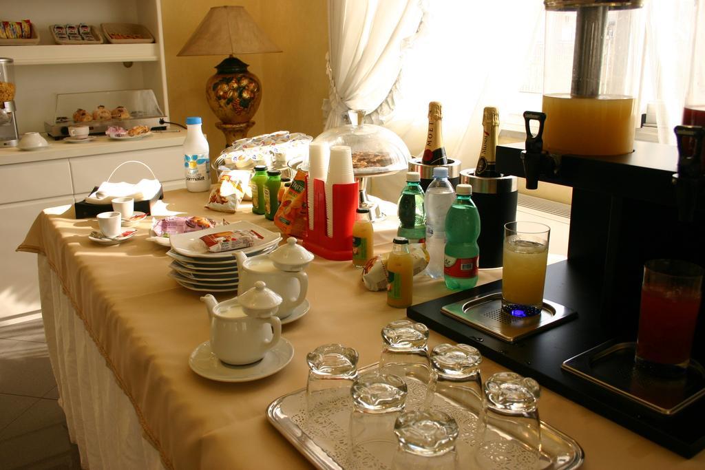 Hotel Luxor Casoria Bagian luar foto