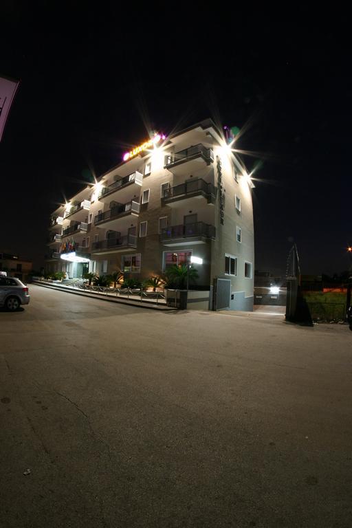 Hotel Luxor Casoria Bagian luar foto
