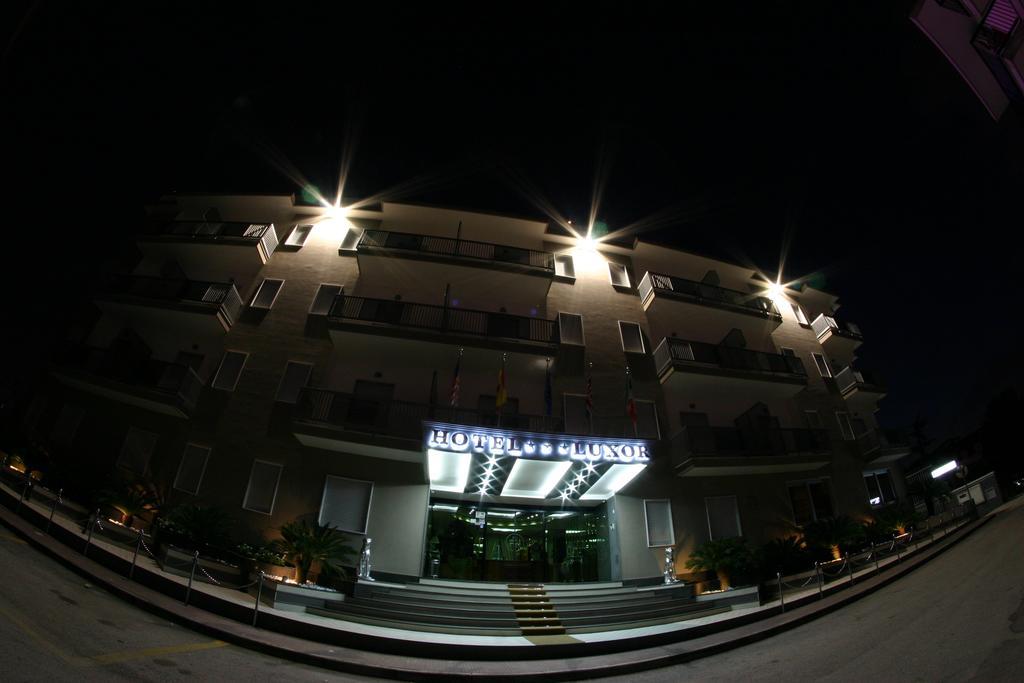 Hotel Luxor Casoria Bagian luar foto