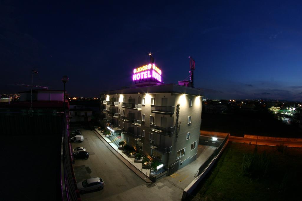 Hotel Luxor Casoria Bagian luar foto