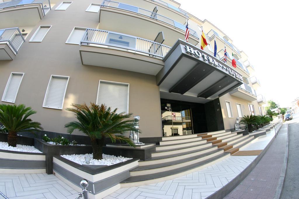 Hotel Luxor Casoria Bagian luar foto