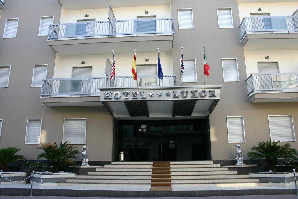 Hotel Luxor Casoria Bagian luar foto