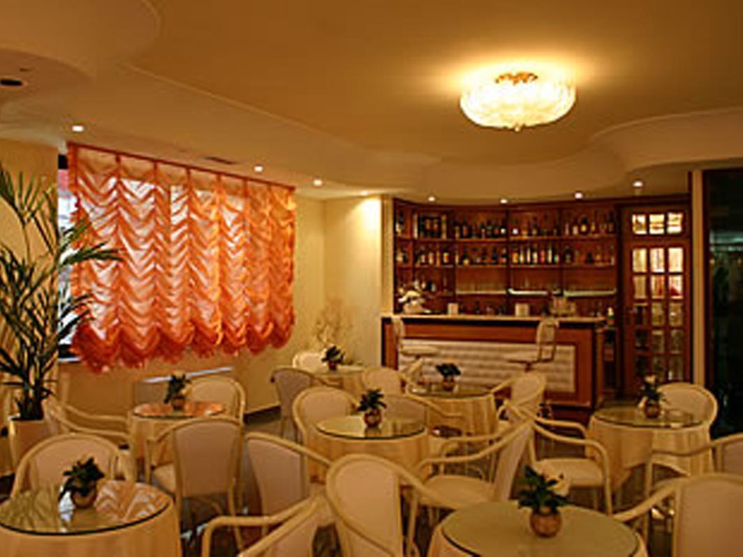 Hotel Luxor Casoria Bagian luar foto
